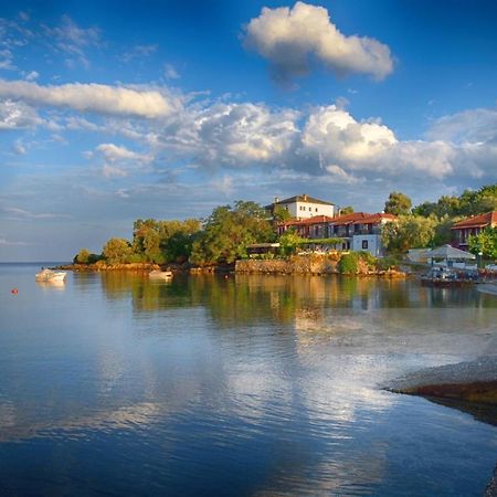 Villa Leonidas Greecefiloxenia Лефокастро Екстер'єр фото