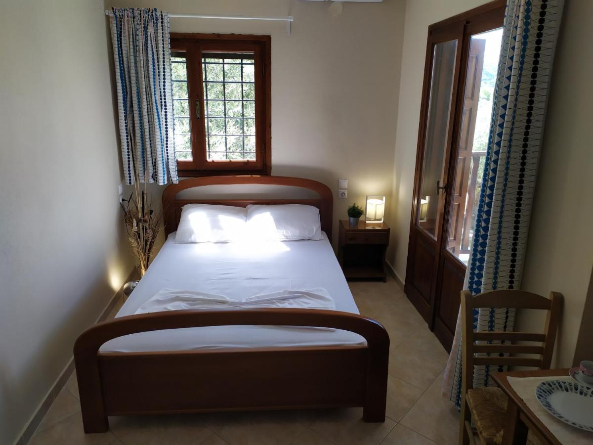 Villa Leonidas Greecefiloxenia Лефокастро Екстер'єр фото