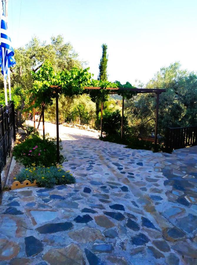 Villa Leonidas Greecefiloxenia Лефокастро Екстер'єр фото