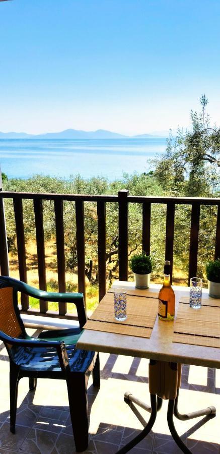 Villa Leonidas Greecefiloxenia Лефокастро Екстер'єр фото