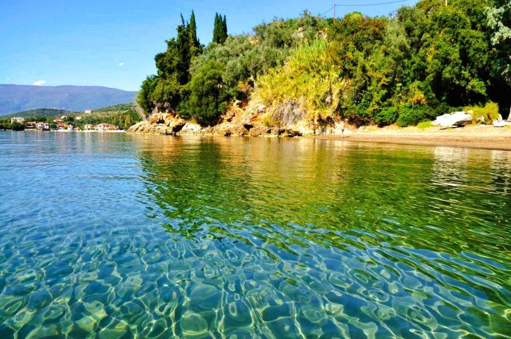 Villa Leonidas Greecefiloxenia Лефокастро Екстер'єр фото